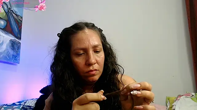 Snapshot of naihroby chatting on 8, 11, 2025 naihroby online show from 8, 11, 2025