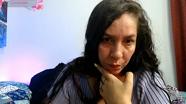 Snapshot of naihroby chatting on 14, 11, 2025 naihroby online show from 14, 11, 2025