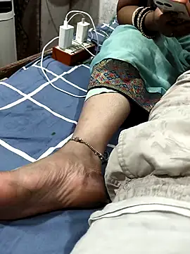 Snapshot of Bhabhi_desi12 chatting on 18, 10, 2025 Bhabhi desi12 online show from 18, 10, 2025