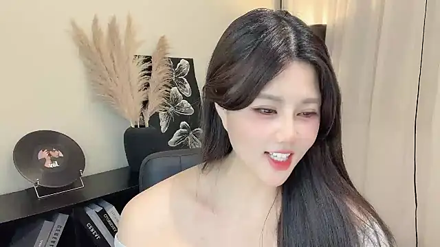 Strawberrybabyy1 online show from 15, 3, 2025