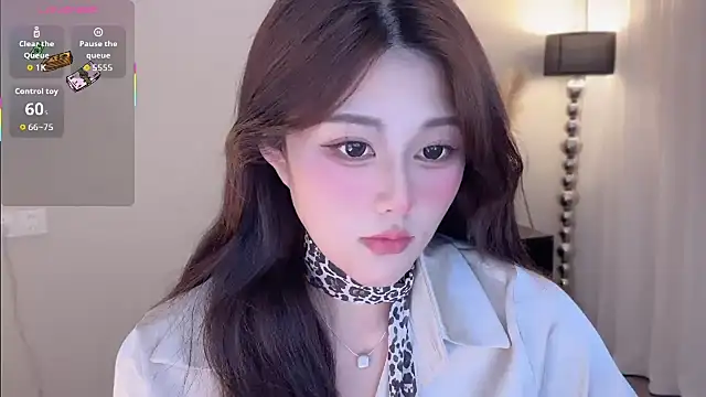 Strawberrybabyy1 online show from 20, 10, 2025