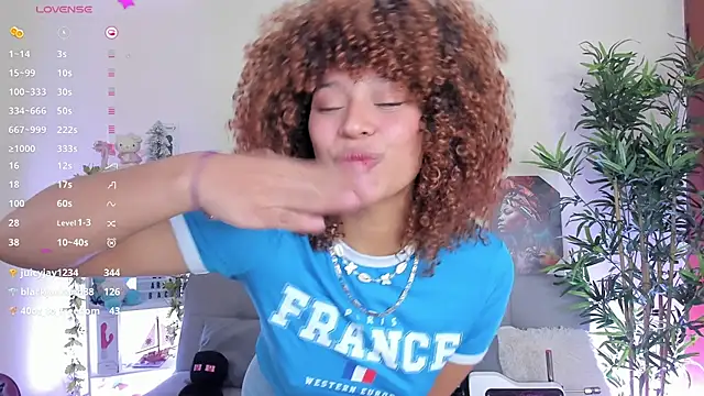 Snapshot of natty_romanof_18 chatting on 23, 1, 2025 natty romanof 18 online show from 23, 1, 2025