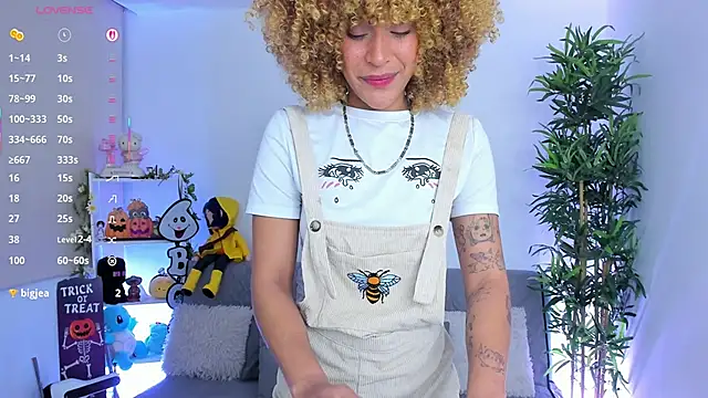 Snapshot of natty_romanof_18 chatting on 13, 10, 2025 natty romanof 18 online show from 13, 10, 2025