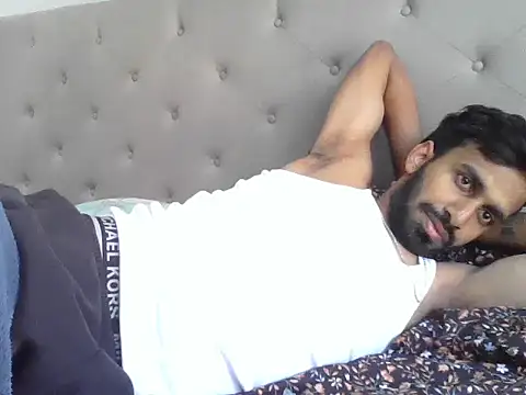 Snapshot of skinny__boy__ chatting on 14, 11, 2025 skinny boy online show from 14, 11, 2025