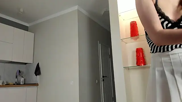 Emma Flin online show from 15, 9, 2025