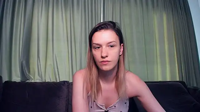 Snapshot of LaraStone69 chatting on 28, 6, 2026 LaraStone69 online show from 28, 6, 2026