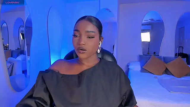 SavannahStorm online show from 8, 4, 2026