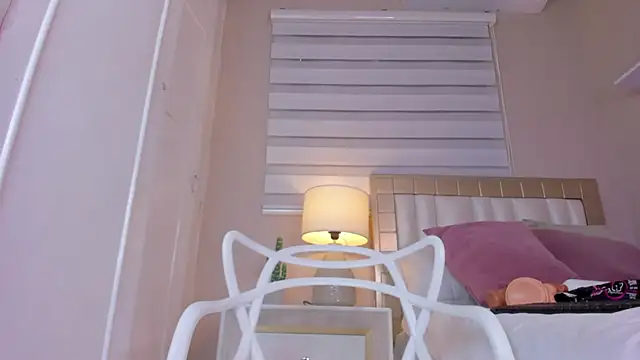 zoe sky  online show from 16, 2, 2025