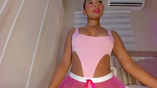 zoe sky  online show from 22, 3, 2025