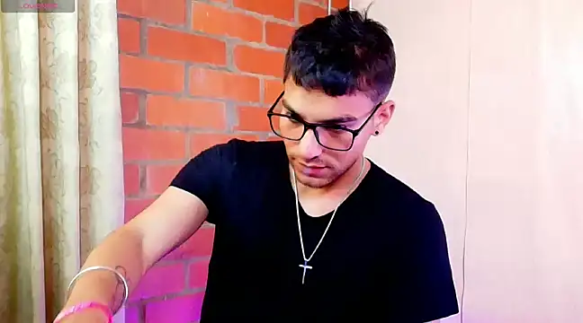 Snapshot of Leandro_valenzuela chatting on 14, 3, 2025 Leandro valenzuela online show from 14, 3, 2025