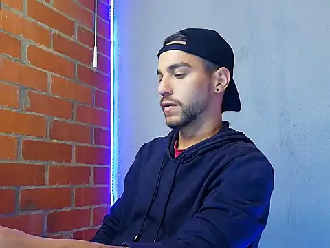 Snapshot of Leandro_valenzuela chatting on 27, 10, 2025 Leandro valenzuela online show from 27, 10, 2025