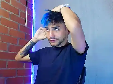 Snapshot of Leandro_valenzuela chatting on 8, 11, 2025 Leandro valenzuela online show from 8, 11, 2025