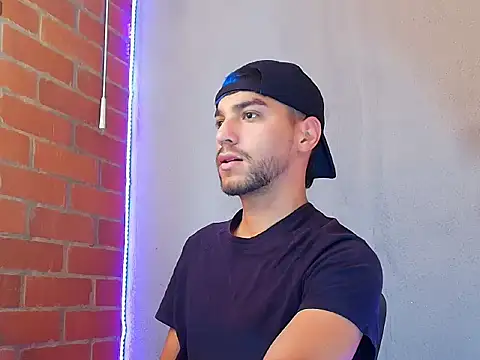 Snapshot of Leandro_valenzuela chatting on 11, 11, 2025 Leandro valenzuela online show from 11, 11, 2025