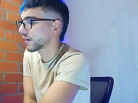 Snapshot of Leandro_valenzuela chatting on 13, 11, 2025 Leandro valenzuela online show from 13, 11, 2025