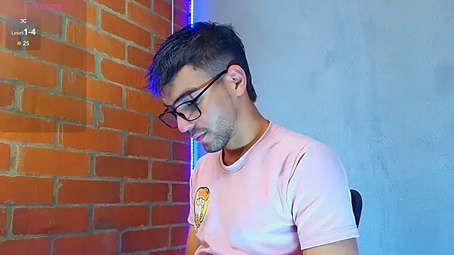 Snapshot of Leandro_valenzuela chatting on 25, 11, 2025 Leandro valenzuela online show from 25, 11, 2025