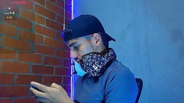 Snapshot of Leandro_valenzuela chatting on 28, 11, 2025 Leandro valenzuela online show from 28, 11, 2025