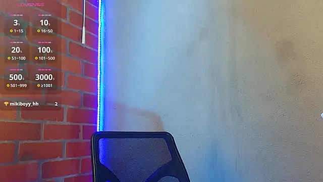 Snapshot of Leandro_valenzuela chatting on 1, 12, 2025 Leandro valenzuela online show from 1, 12, 2025