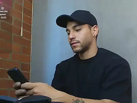 Snapshot of Leandro_valenzuela chatting on 18, 4, 2026 Leandro valenzuela online show from 18, 4, 2026