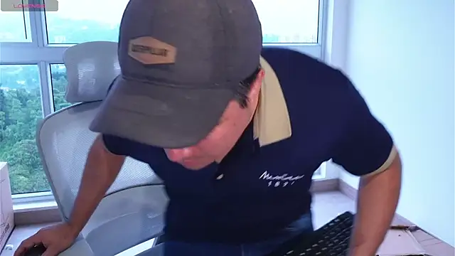 Snapshot of Jhonatan_Morales_S chatting on 8, 2, 2025 Jhonatan Morales S online show from 8, 2, 2025