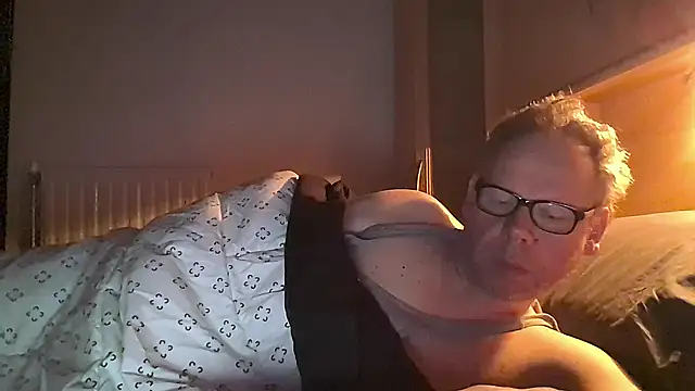 kinkyslet8 online show from 4, 3, 2026