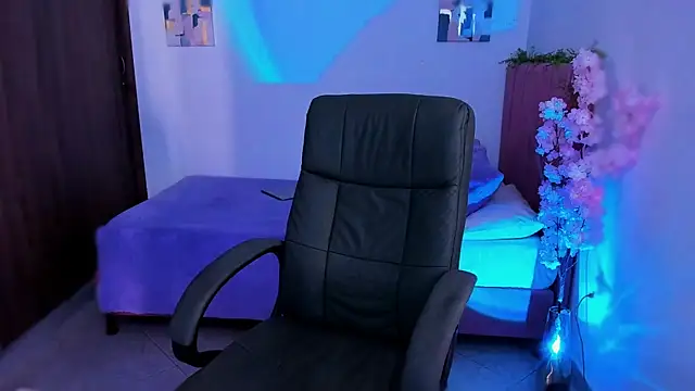 Charlee pink online show from 18, 12, 2025