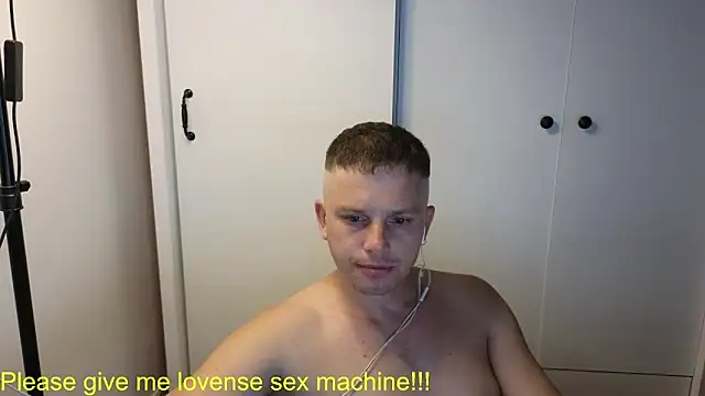Snapshot of BigL0ve chatting on 11, 7, 2026 BigL0ve online show from 11, 7, 2026