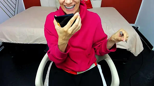 Abrillee1 online show from 27, 12, 2024