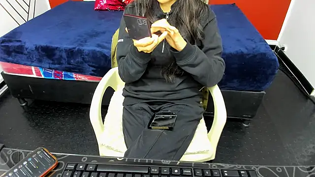 Abrillee1 online show from 9, 1, 2025