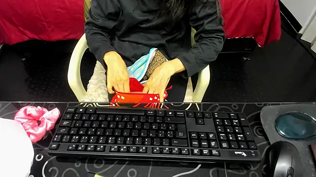 Abrillee1 online show from 3, 2, 2025