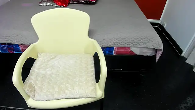 Abrillee1 online show from 27, 2, 2025