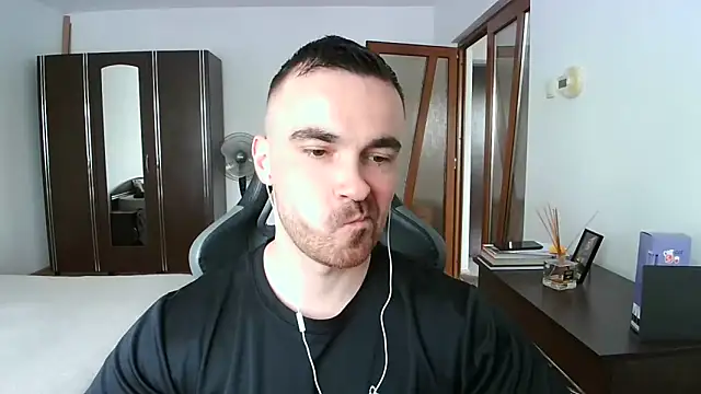 Snapshot of mu5clemania2 chatting on 4, 6, 2026 mu5clemania2 online show from 4, 6, 2026