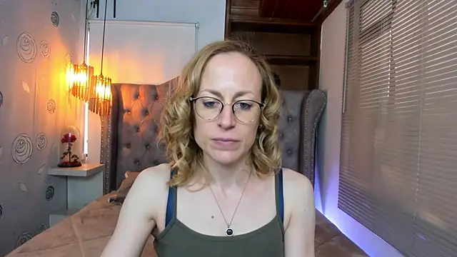 Snapshot of SammySanders chatting on 13, 2, 2025 SammySanders online show from 13, 2, 2025