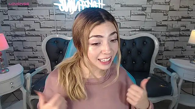 channel blonde a online show from 15, 12, 2024