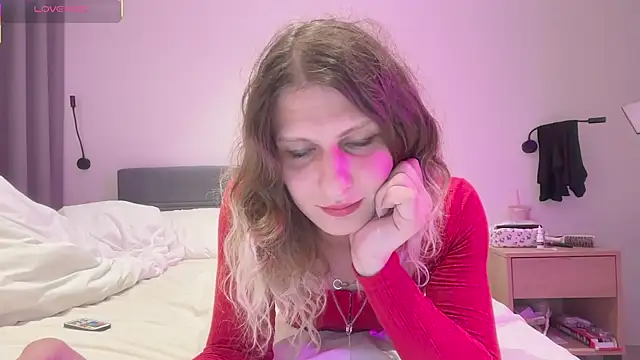 Alice Pinkhead online show from 18, 11, 2025