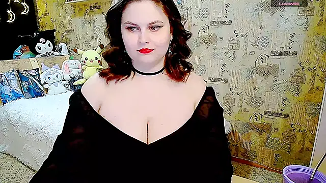 Snapshot of WhisperInTheDarkk chatting on 5, 2, 2025 WhisperInTheDarkk online show from 5, 2, 2025