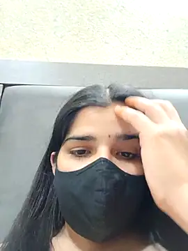 Snapshot of aaliya_bhattt chatting on 7, 3, 2025 aaliya bhattt online show from 7, 3, 2025