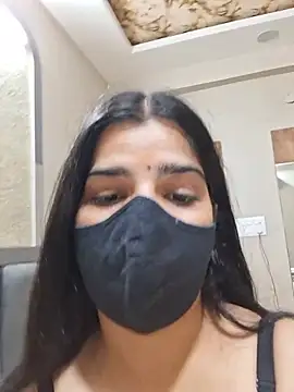 Snapshot of aaliya_bhattt chatting on 3, 8, 2026 aaliya bhattt online show from 3, 8, 2026