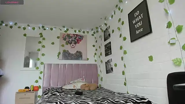 katt  black   online show from 31, 10, 2025