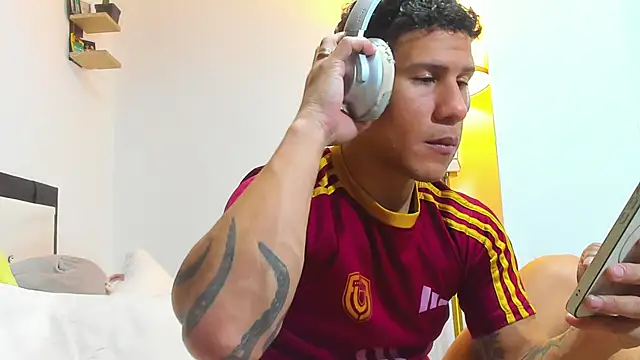 nakedfoam1 online show from 21, 4, 2026