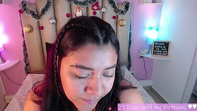 Snapshot of MeghanBurn chatting on 6, 1, 2025 MeghanBurn online show from 6, 1, 2025