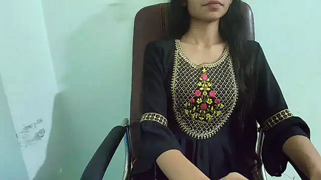 Snapshot of Srabontii chatting on 9, 3, 2025 Srabontii online show from 9, 3, 2025