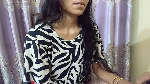Snapshot of Srabontii chatting on 17, 10, 2025 Srabontii online show from 17, 10, 2025