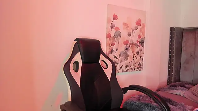 Alaia Cute online show from 5, 12, 2025