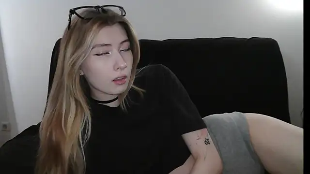 ErikaShyy online show from 18, 3, 2026