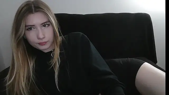 Snapshot of ErikaShyy chatting on 18, 5, 2026 ErikaShyy online show from 18, 5, 2026