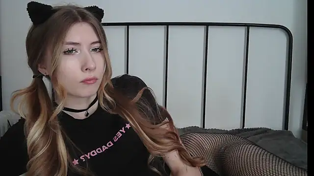 ErikaShyy online show from 17, 7, 2026