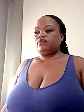 Snapshot of hugemelonsxxx chatting on 30, 5, 2026 hugemelonsxxx online show from 30, 5, 2026