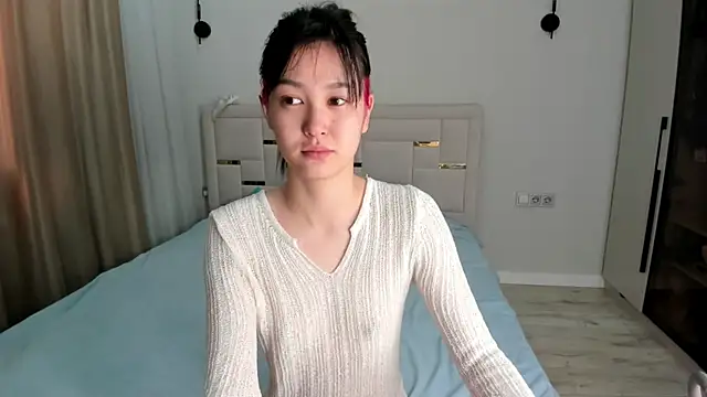 Snapshot of Lola_Peach chatting on 24, 5, 2026 Lola Peach online show from 24, 5, 2026
