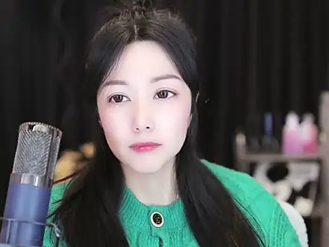 Nuyoah-77 online show from 8, 1, 2025