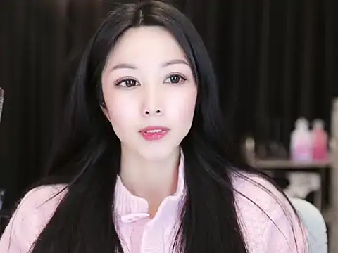 Nuyoah-77 online show from 17, 1, 2025